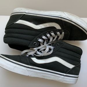 Black VANS in Good Condition